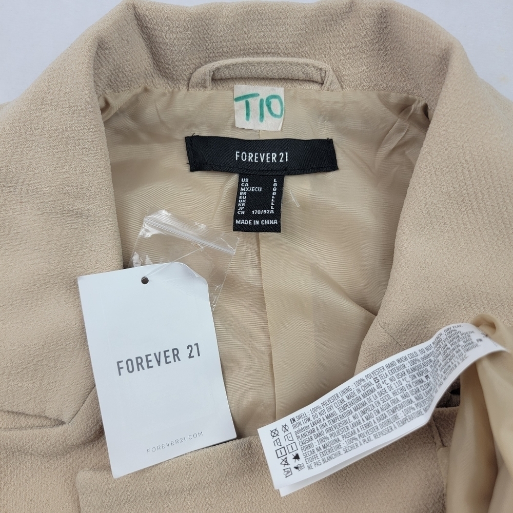 NWT Forever 21 sleeveless double breasted jacket with light shoulder pad / vest - Picture 9 of 9